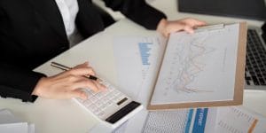 בודק שכר מוסמך